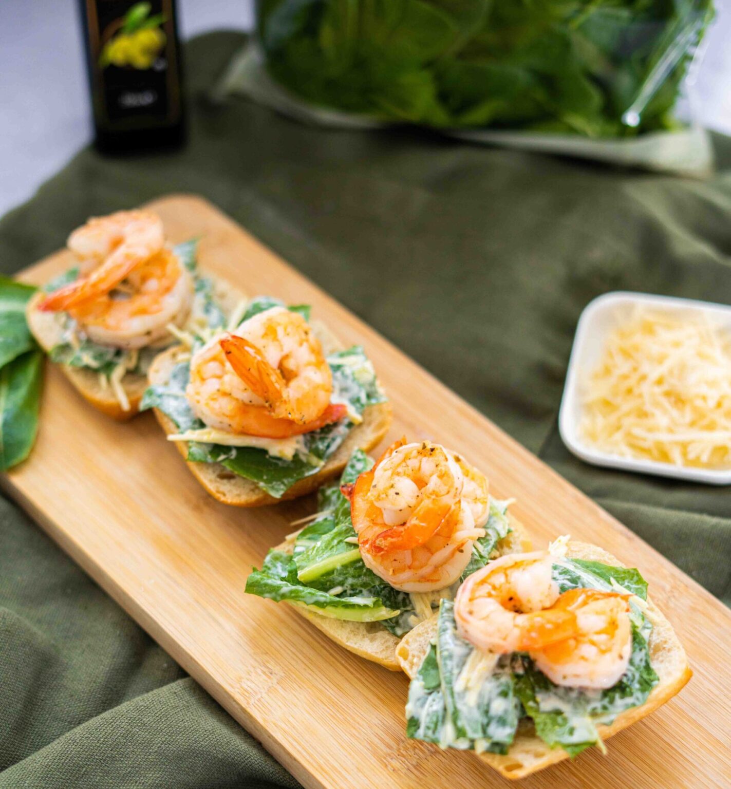 Tostadas De Ensalada C Sar Con Camarones Y Espinaca Kultiva